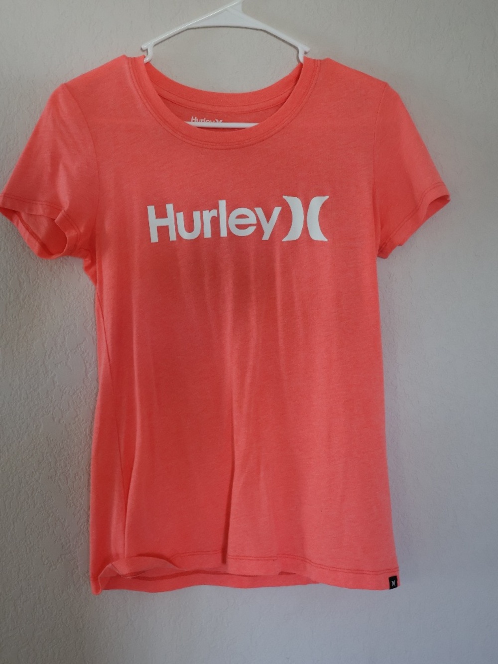 Hurley women's t-shirt coral pink/orange size medium